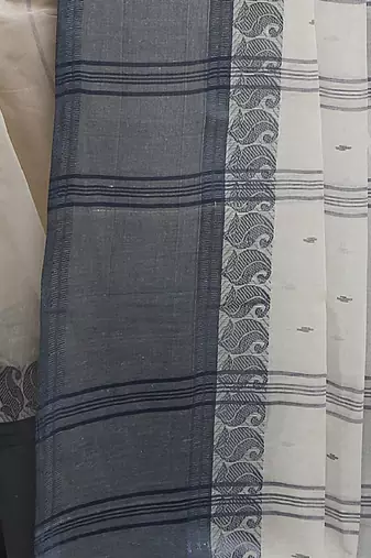 Pure cotton taant saree with contrast border