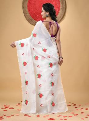Floral embroidered zari saree 3