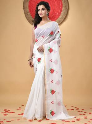 Floral embroidered zari saree 4