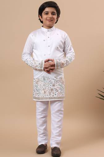 Boys white silk blend floral embroidered border kurta & pyjama set