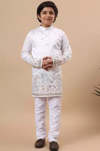 Boys white silk blend floral embroidered border kurta & pyjama set