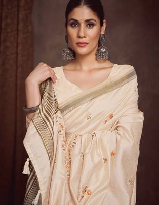 Ethnic motifs zari linen blend kasavu saree 4