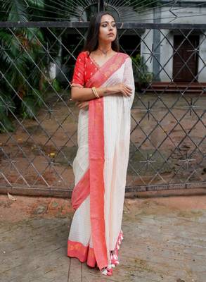 Women striped woven design saree 4