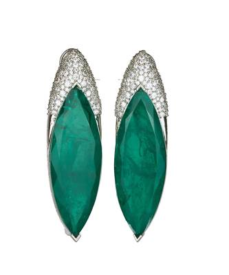 Green stone silver plated drop earrings 1