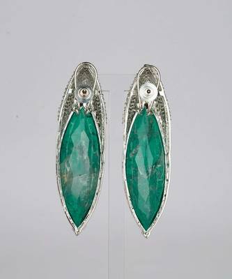 Green stone silver plated drop earrings 2
