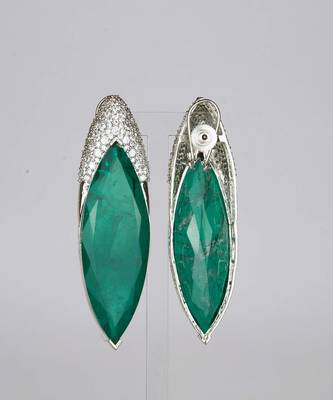 Green stone silver plated drop earrings 3
