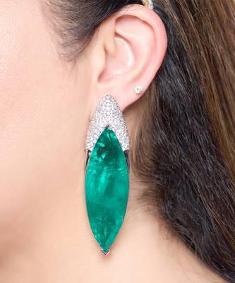 Green stone silver plated drop earrings 4