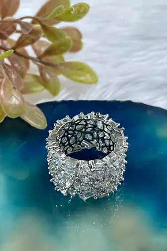 Zircon crystal band ring