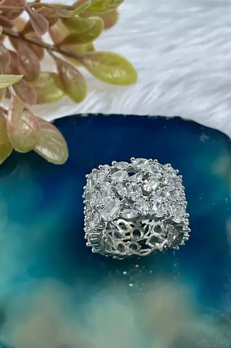 Zircon crystal band ring