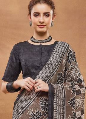 Checked silk bland saree 5
