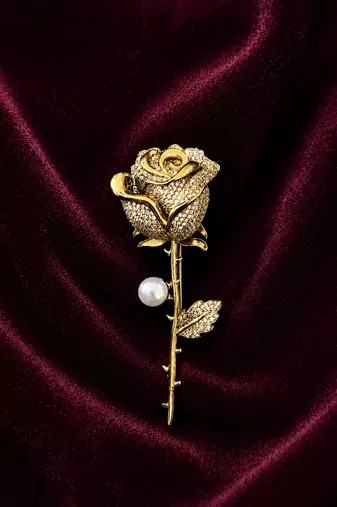 Gold plated rose flower pearl brooch for women |