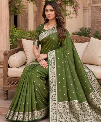Green soft silk blend saree with zari weaving meenakari design 3