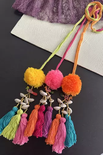 Handmade multicolored boho pompom parandi