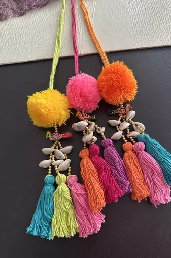 Handmade multicolored boho pompom parandi