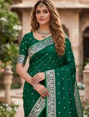 Green soft silk blend saree with zari weaving meenakari design 4