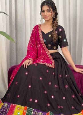 Traditional Black Navratri Lehenga Choli with Mirror Work and Contrast Rani Pink Dupatta 2