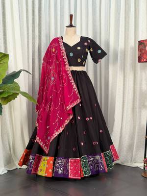 Traditional Black Navratri Lehenga Choli with Mirror Work and Contrast Rani Pink Dupatta 4
