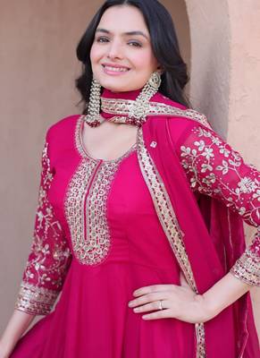 Pink zari & sequins embroidered anarkali set 4