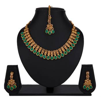 Green color necklace set with earrings & maang tikka | kundan & agate stone | antique gold plating 1