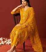 Women Ethnic Motifs Embroidered Thread Work Kurta with Trousers & With Dupatta