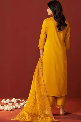 Women Ethnic Motifs Embroidered Thread Work Kurta with Trousers & With Dupatta