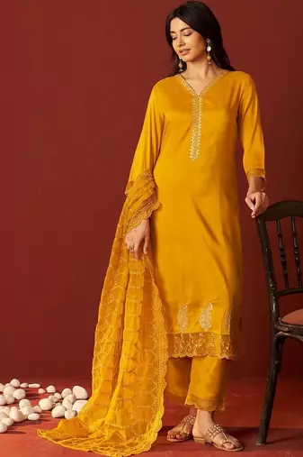 Women Ethnic Motifs Embroidered Thread Work Kurta with Trousers & With Dupatta