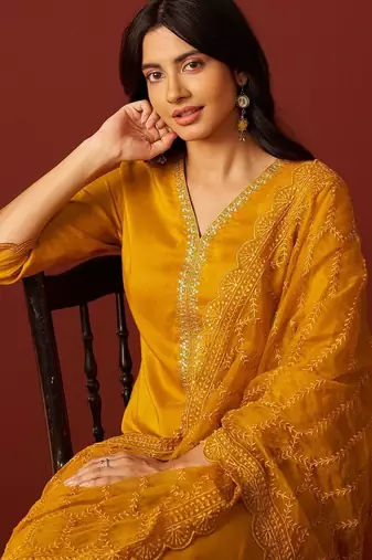 Women Ethnic Motifs Embroidered Thread Work Kurta with Trousers & With Dupatta