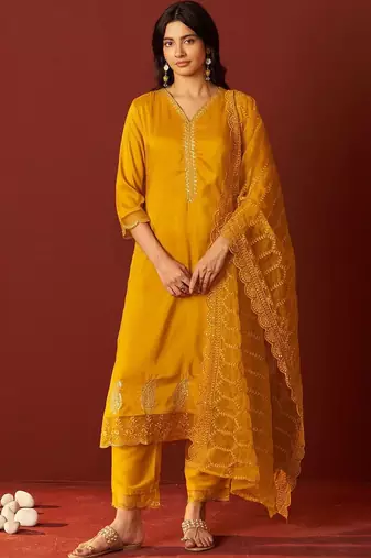 Women Ethnic Motifs Embroidered Thread Work Kurta with Trousers & With Dupatta
