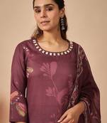 Women Floral Printed Thread Work Linen Kurta with Trousers & With Dupatta