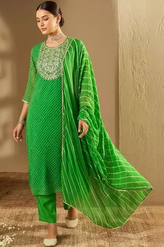 Women Ethnic Motifs Printed Kurta with Trousers & With Dupatta