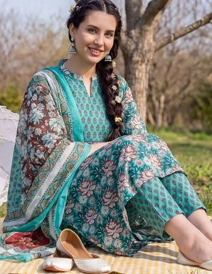 Women Floral Printed Cotton Kurta with Trousers & With Dupatta 1