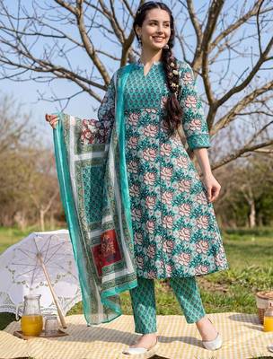 Women Floral Printed Cotton Kurta with Trousers & With Dupatta 2