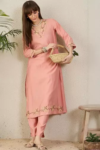 Women Floral Embroidered V-NeckThread Work Kurta with Trousers