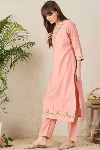 Women Floral Embroidered V-NeckThread Work Kurta with Trousers