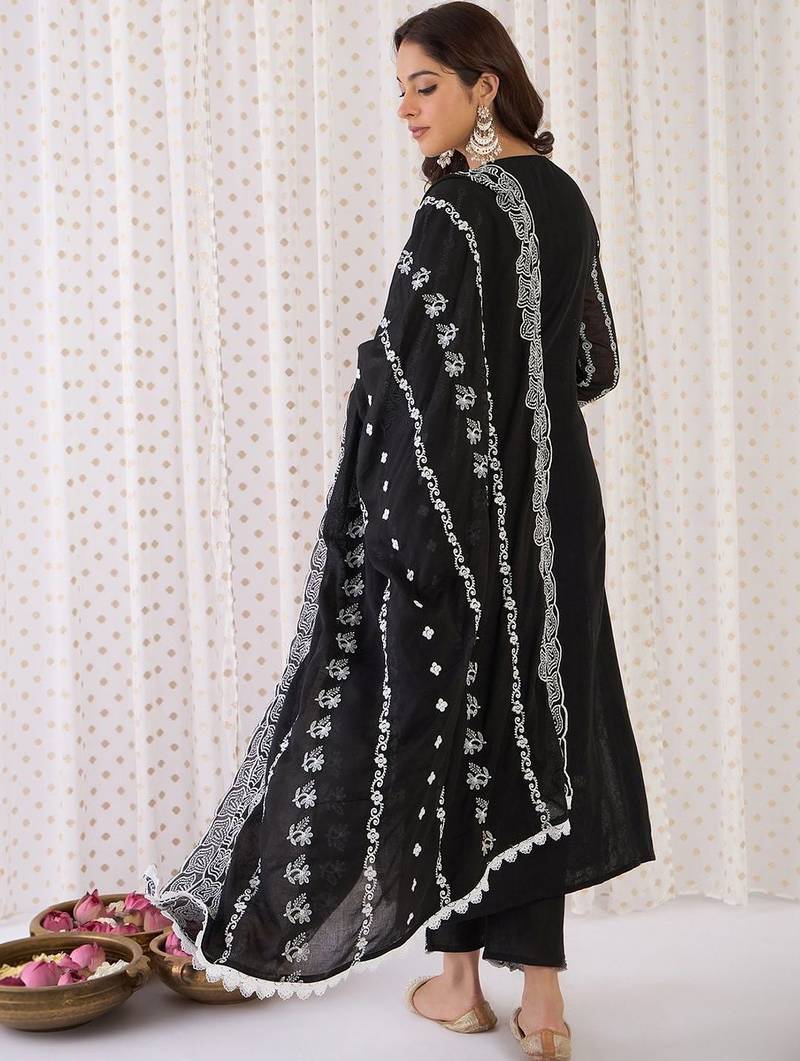 Women Ethnic Motifs Embroidered Cotton Kurta with Trousers & With Dupatta