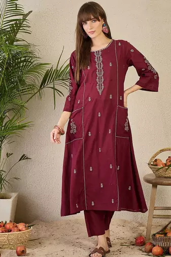 Ethnic Motifs Embroidered Thread Work Cotton Kurta with Trousers