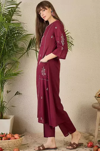 Ethnic Motifs Embroidered Thread Work Cotton Kurta with Trousers