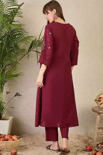 Ethnic Motifs Embroidered Thread Work Cotton Kurta with Trousers