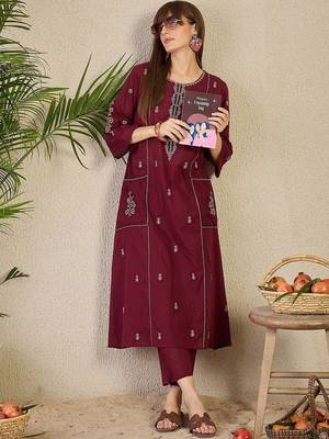 Ethnic Motifs Embroidered Thread Work Cotton Kurta with Trousers 6