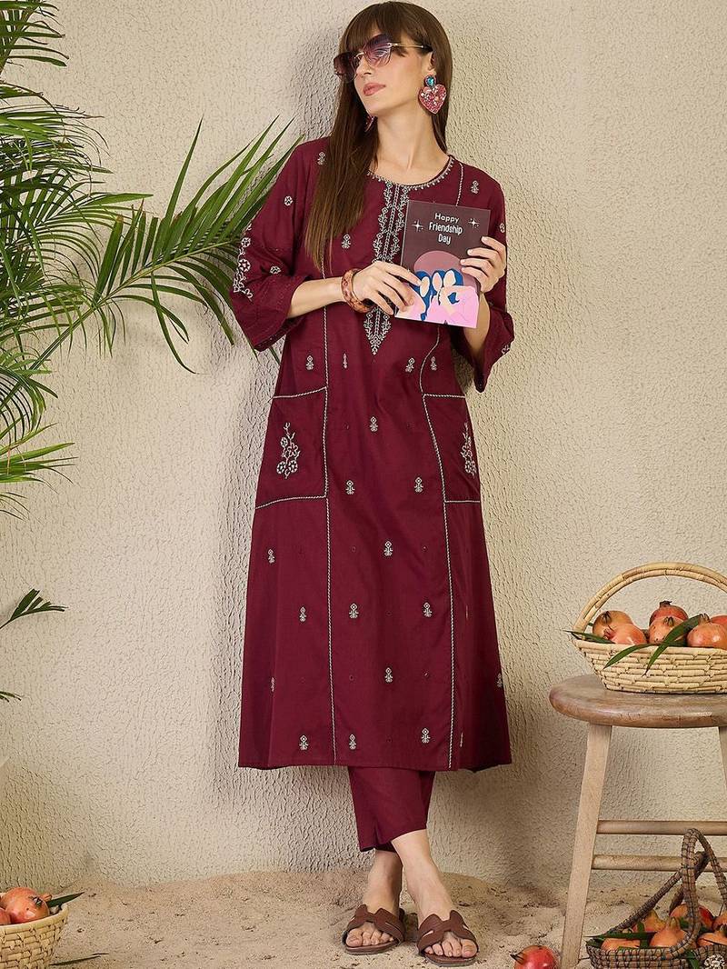 Ethnic Motifs Embroidered Thread Work Cotton Kurta with Trousers