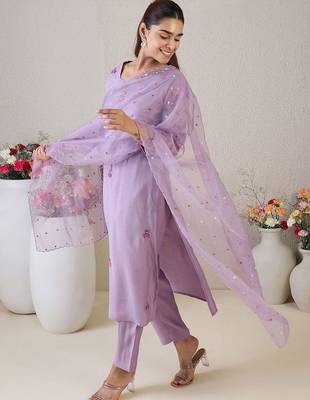 Women Floral Embroidered Kurta with Trousers & Dupatta 4