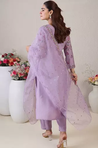 Women Floral Embroidered Kurta with Trousers & Dupatta