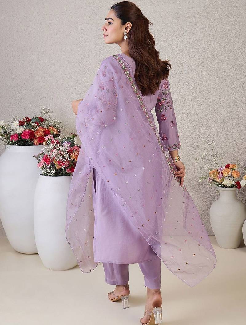 Women Floral Embroidered Kurta with Trousers & Dupatta