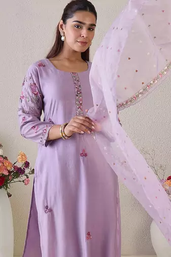 Women Floral Embroidered Kurta with Trousers & Dupatta