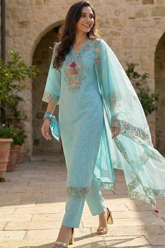 Women Floral Embroidered Sequinned Cotton Kurta with Trousers & With Dupatta