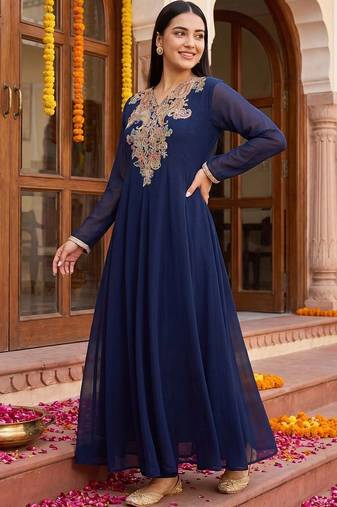 Women Ethnic Motifs Embroidered Empire Thread Work Kurta with Pyjamas