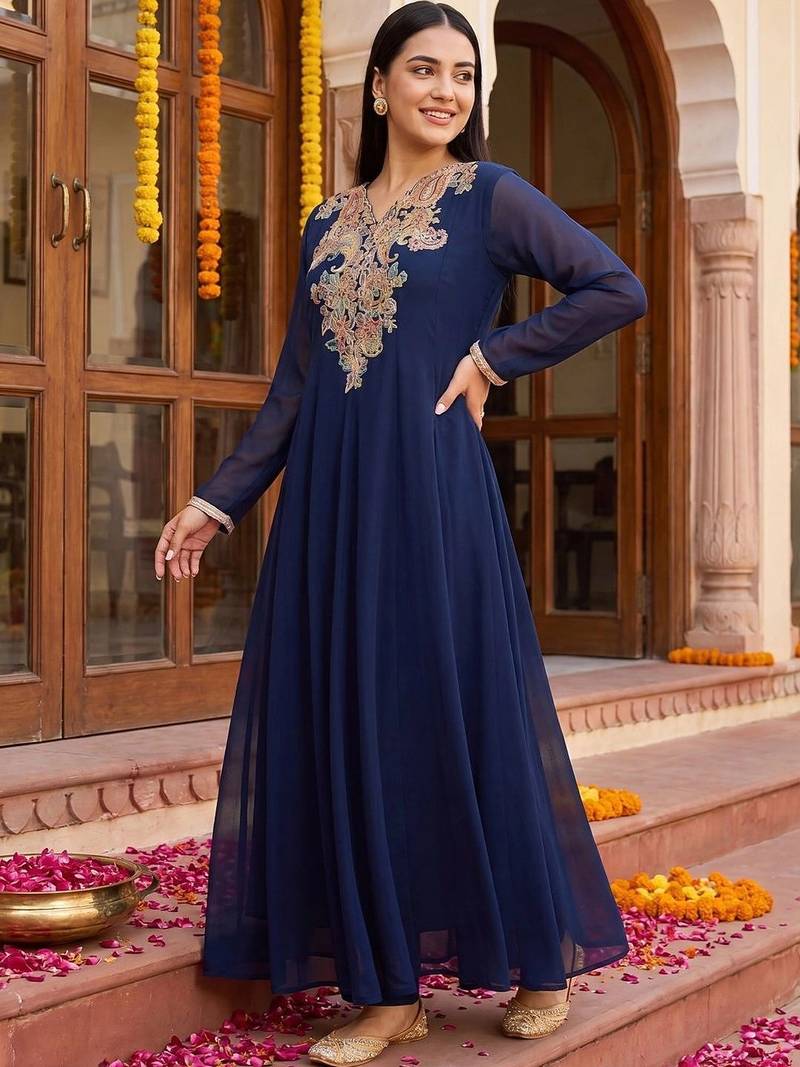 Women Ethnic Motifs Embroidered Empire Thread Work Kurta with Pyjamas
