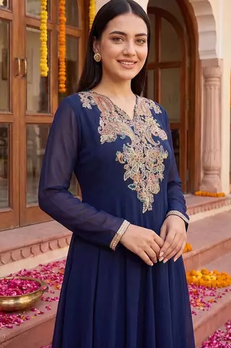 Women Ethnic Motifs Embroidered Empire Thread Work Kurta with Pyjamas