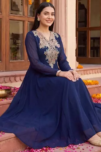 Women Ethnic Motifs Embroidered Empire Thread Work Kurta with Pyjamas
