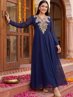Women Ethnic Motifs Embroidered Empire Thread Work Kurta with Pyjamas 6